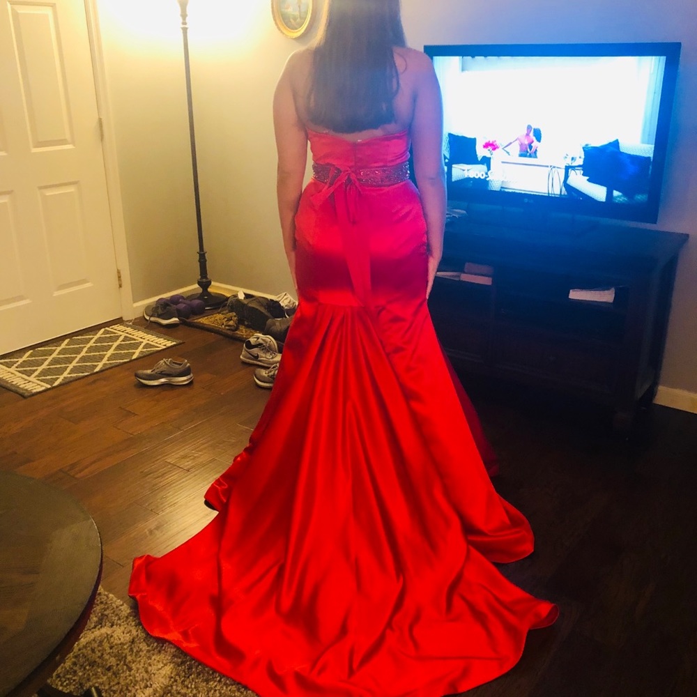 Sherri Hill size 12 strapless red dress.